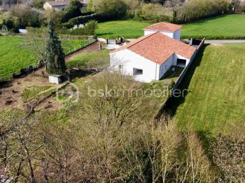 Vente maison 14 pièces Melleran 79