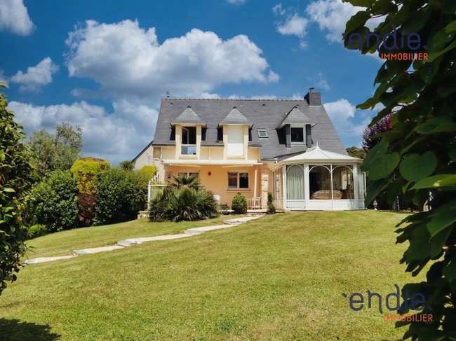 Maison 7 pièces 162 m² · à Melrand · 162 m² · 325 000 €