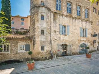 Maison 8 pièces 450 m² · à Ménerbes · 450 m² · 1 260 000 €