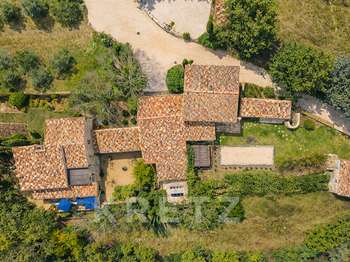 Vente maison 15 pièces Ménerbes 84