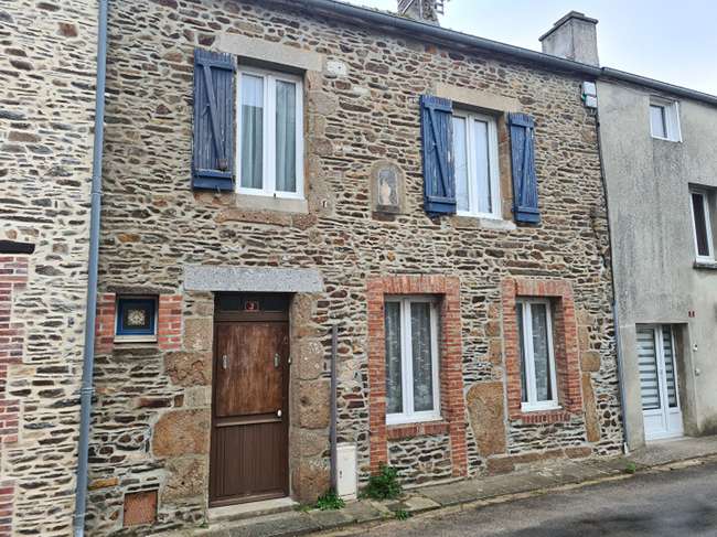 Maison 4 pièces 90 m² · à Ménil-Hermei · 90 m² · 56 000 €