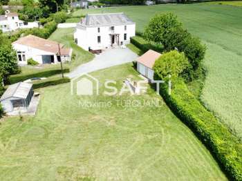 Vente maison 9 pièces Menomblet 85