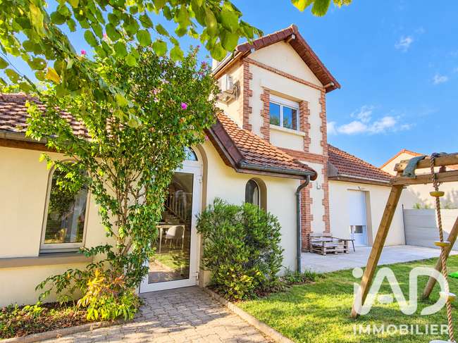 Maison 5 pièces 123 m² · à Montaulin · 123 m² · 281 000 €