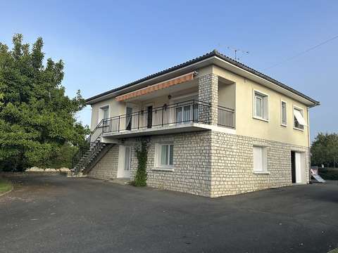 Vente maison 7 pièces Montguyon 17