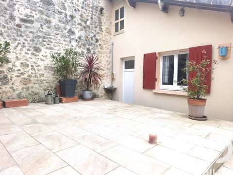 Vente maison 4 pièces Montguyon 17