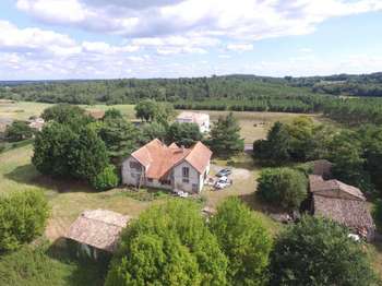 Vente maison 8 pièces Montguyon 17