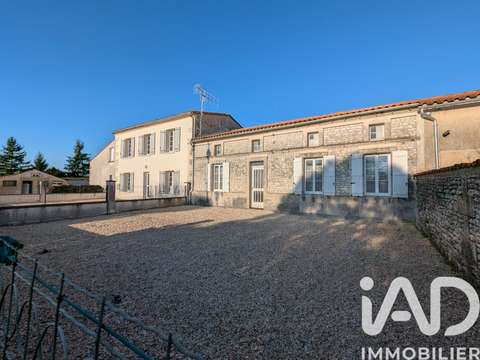 Vente maison 9 pièces Montils 17