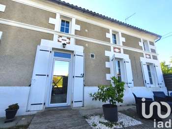 Vente maison 5 pièces Montlieu-la-Garde 17
