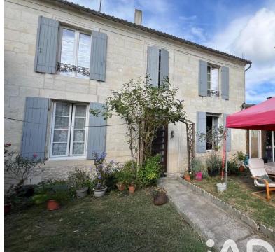 Vente maison 8 pièces Montlieu-la-Garde 17