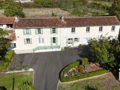 Vente maison 8 pièces Montmoreau-Saint-Cybard 16