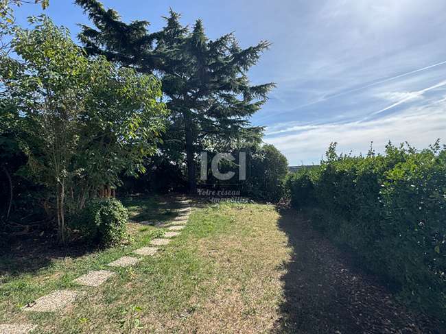 Maison 9 pièces 210 m² · à Montreuil-Bellay · 210 m² · 241 500 €