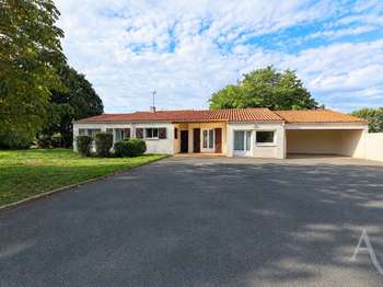 Vente maison 9 pièces Montréverd 85