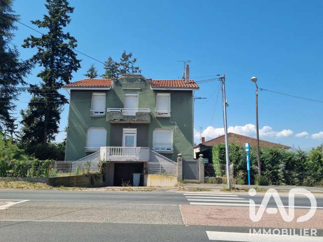Maison 7 pièces 225 m² · à Montrond-les-Bains · 225 m² · 295 000 €