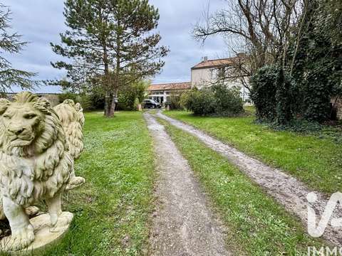 Vente maison 8 pièces Montroy 17