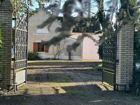 Vente maison 10 pièces Montval-sur-Loir 72