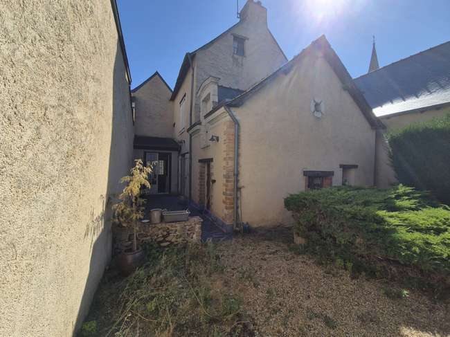Maison 5 pièces 106 m² · à Morannes sur Sarthe-Daumeray · 106 m² · 105 000 €