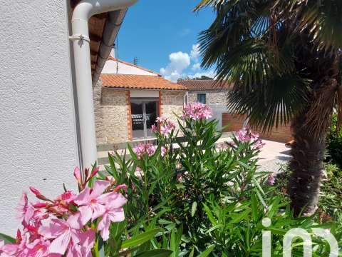 Vente maison 8 pièces Mortagne-sur-Sèvre 85