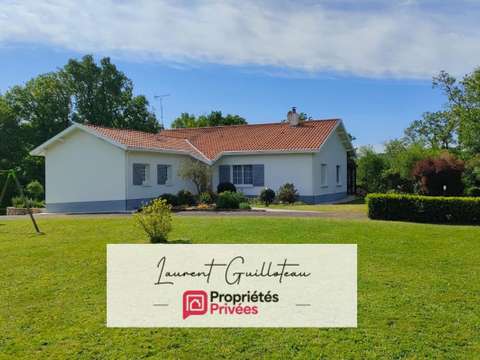 Vente maison 8 pièces Mortagne-sur-Sèvre 85