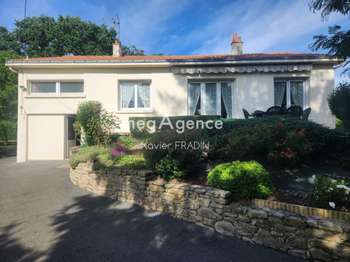 Vente maison 5 pièces Mortagne-sur-Sèvre 85