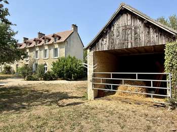 Maison 9 pièces 214 m² · à Morteaux-Couliboeuf · 214 m² · 420 000 €