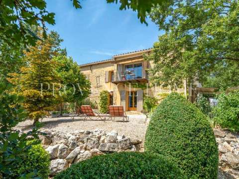 Vente maison 11 pièces Murs 84