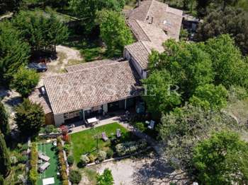 Vente maison 13 pièces Murs 84