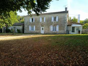 Maison 9 pièces 194 m² · à Nanteuil · 194 m² · 218 400 €