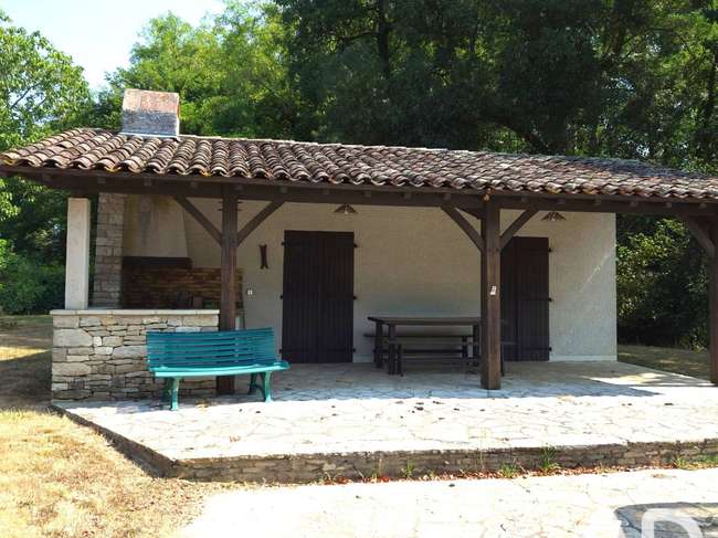 Maison 12 pièces 310 m² · à Nègrepelisse · 310 m² · 358 000 €