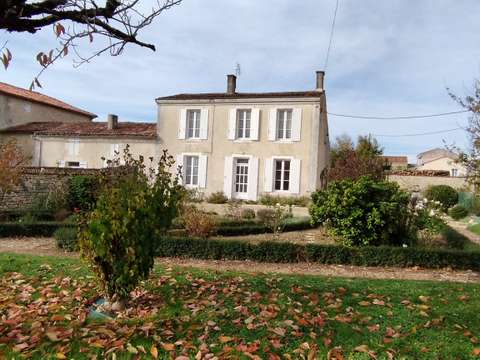 Vente maison 6 pièces Néré 17
