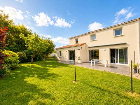 Vente maison 8 pièces Nesmy 85