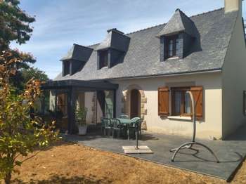 Maison 6 pièces 136 m² · à Névez · 136 m² · 372 900 €