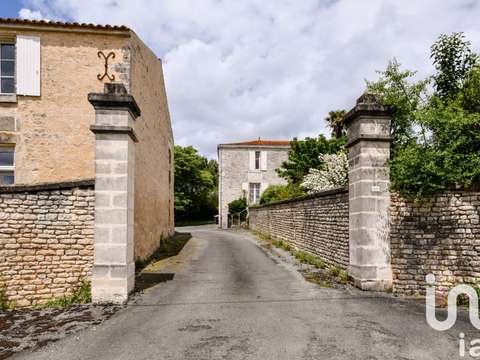 Vente maison 8 pièces Nieul-sur-l'Autise 85