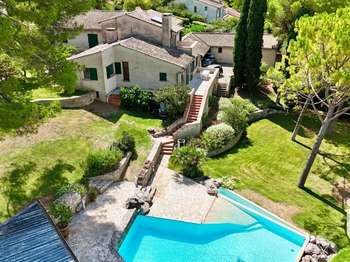 Maison 10 pièces 261 m² · à Nîmes · 261 m² · 790 000 €