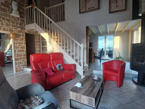Vente maison 9 pièces Nueil-les-Aubiers 79