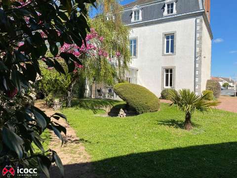 Vente maison 9 pièces Nueil-les-Aubiers 79