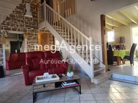 Vente maison 9 pièces Nueil-les-Aubiers 79