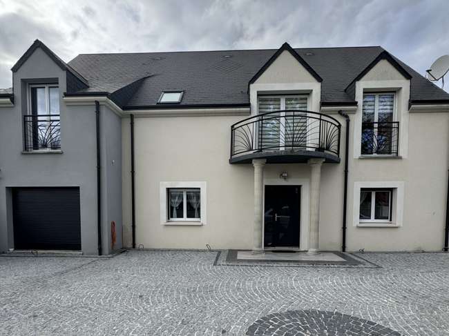 Maison 8 pièces 211 m² · à Orléans · 211 m² · 394 000 €
