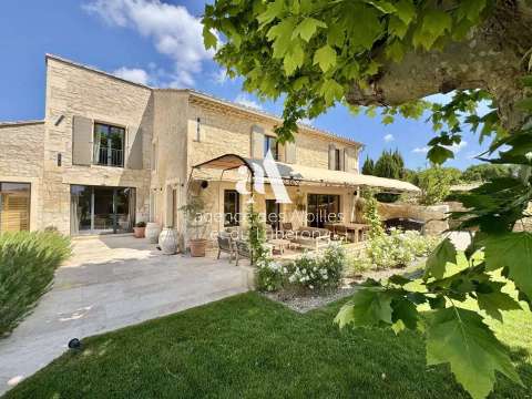 Vente maison 9 pièces Paradou 13