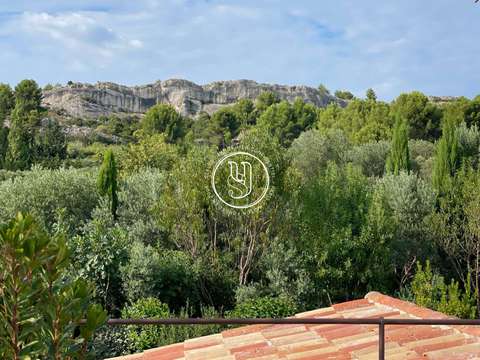 Vente maison 5 pièces Paradou 13