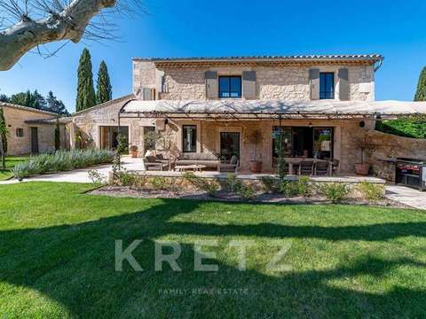 Vente maison 8 pièces Paradou 13