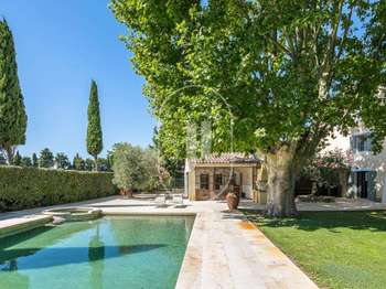 Maison 303 m² · à Pernes-les-Fontaines · 303 m² · 1 690 000 €