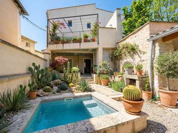 Maison 8 pièces 210 m² · à Pernes-les-Fontaines · 210 m² · 599 000 €