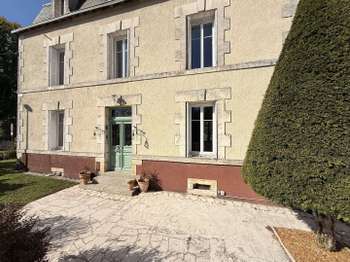 Vente maison 19 pièces Piégut-Pluviers 24