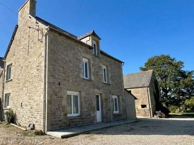 Maison 6 pièces 191 m² · à Plélan-le-Petit · 191 m² · 385 000 €