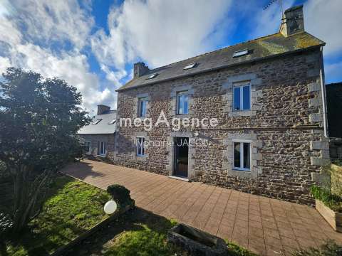 Vente maison 10 pièces Ploëzal 22