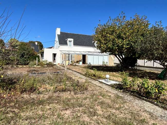 Maison 5 pièces 92 m² · à Plonéour-Lanvern · 92 m² · 243 800 €