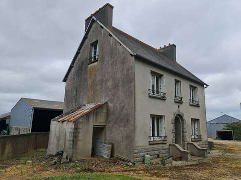 Vente maison 9 pièces Plounévez-Lochrist 29