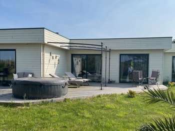 Vente maison 6 pièces Plounévez-Lochrist 29