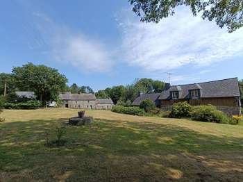Vente maison 10 pièces Plounévez-Quintin 22