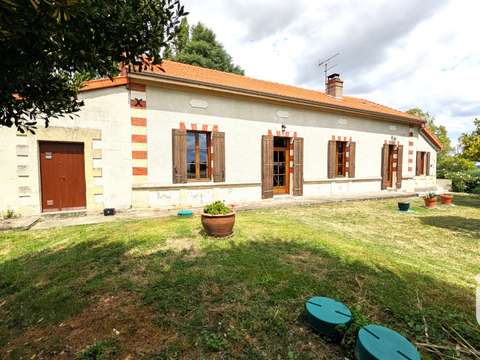 Vente maison 7 pièces Pommiers-Moulons 17